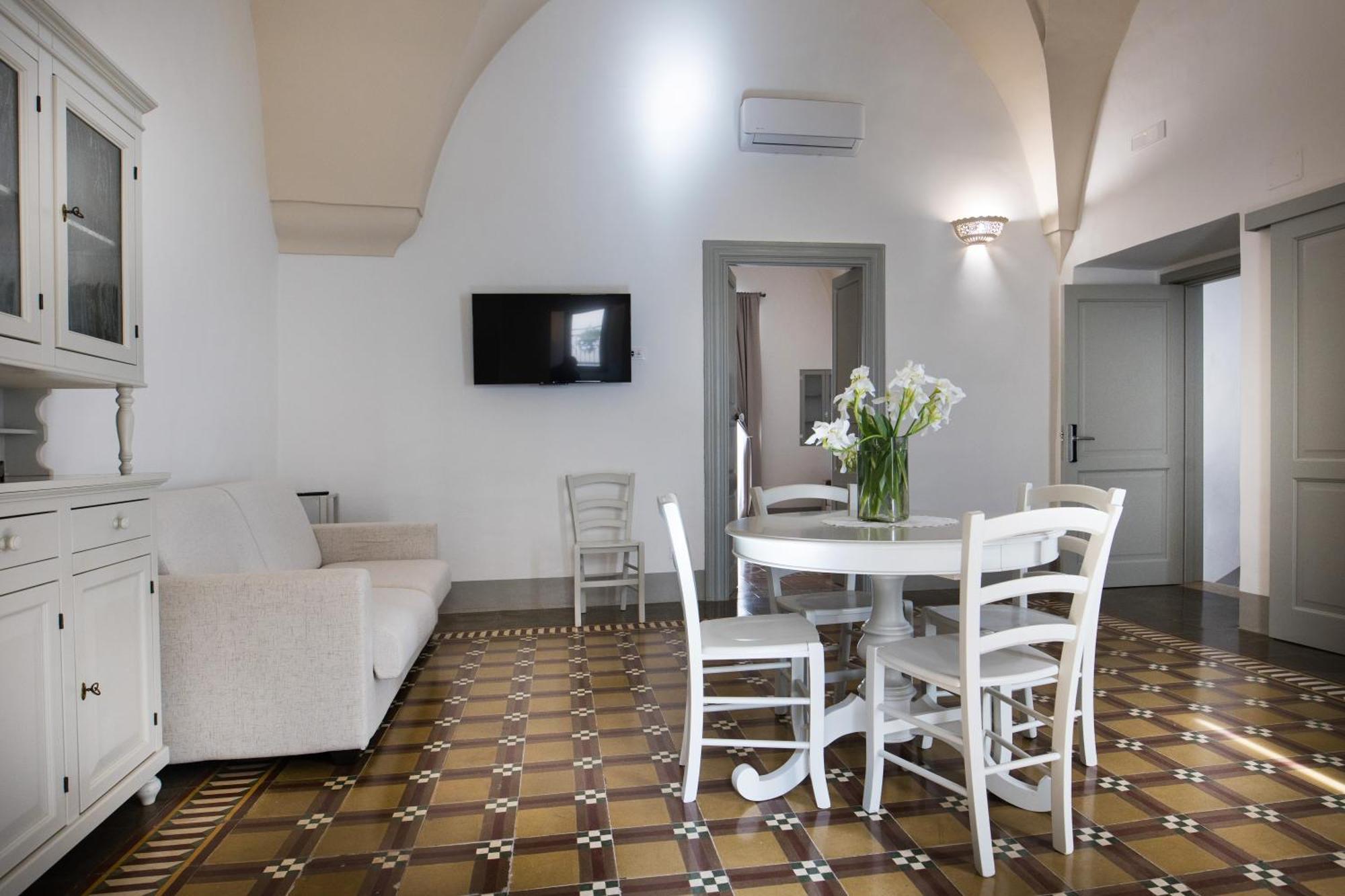 Le Finestre Su Via Roma - Apartments Matino Exterior photo